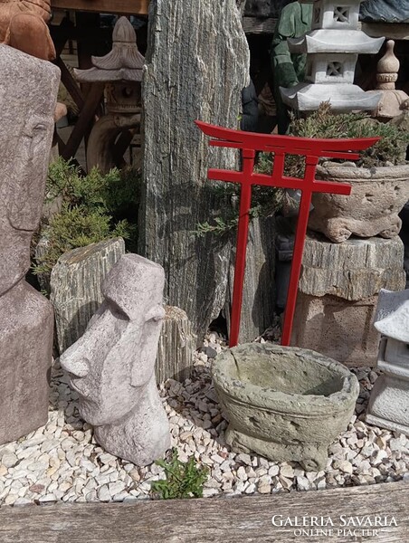 Egzotikus Kerti kő szobor Minimál kertépítő elem  Moai Husvét szigeti Fej  40cm fehér