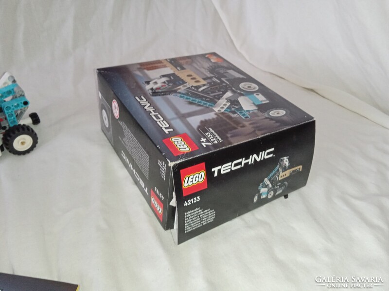 LEGO®  LEGO Technic Teleszkópos markológép (42133). 2 az 1-ben készlet