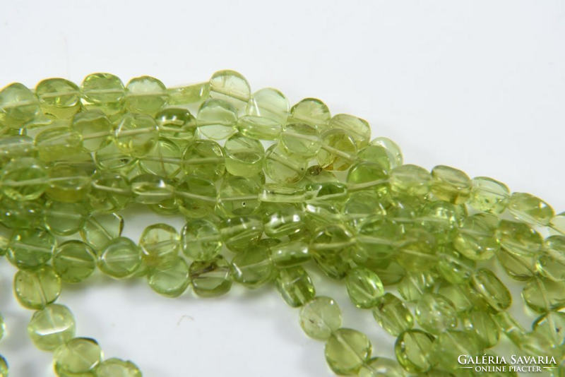 Peridot többsoros nyaklánc ezüst szerelékkel
