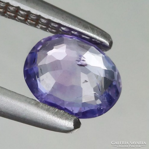 0.30ct 4.4x3.8mm (Színváltó) Lila Zafír, Káprázatosan Ragyogó Ékkő