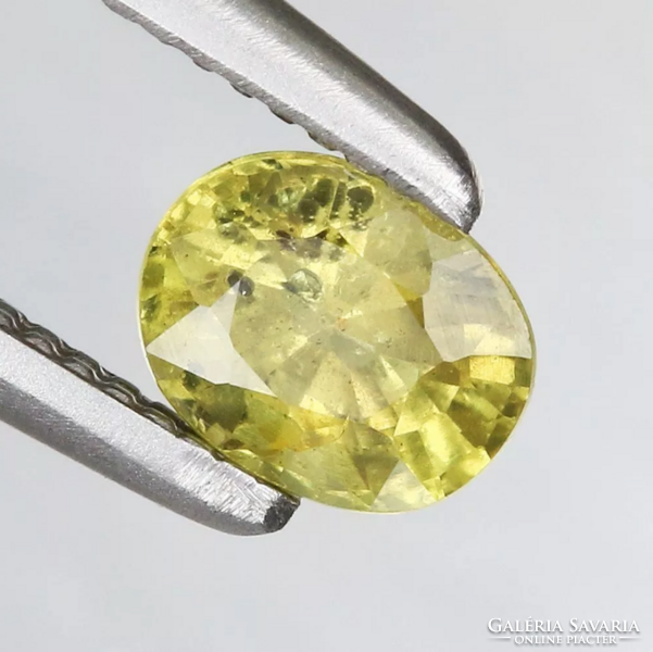 0.37ct 4.2x3.4mm Kezeletlen Sárga Zafír, Káprázatosan Ragyogó Drágakő