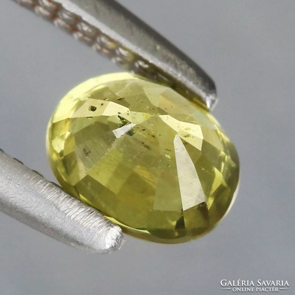 0.37ct 4.2x3.4mm Kezeletlen Sárga Zafír, Káprázatosan Ragyogó Drágakő
