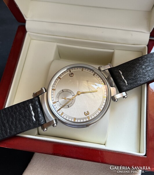 Exkluzív IWC Schaffhausen zsebórabeépítés