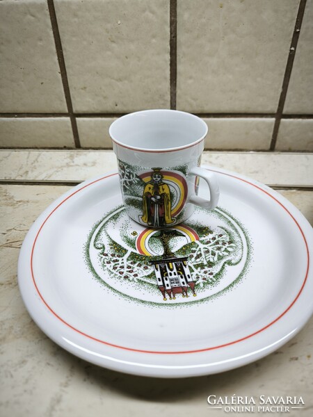 Hollóházi porcelán  mese tányér, pohár készlet  eladó!/-Kacsalábon forgó palota/