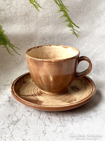 Kedves,natúr, Bizen stílusú óriás cappuccinos bögre tányérra Pünkösti Gabriella keramikus munkája
