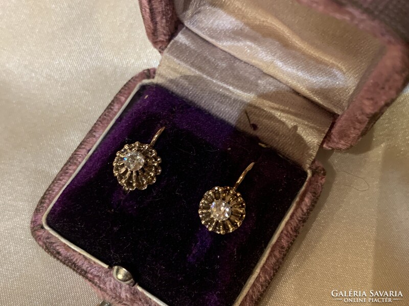 Antik arany fülbevaló 0,34 ct gyémántokkal