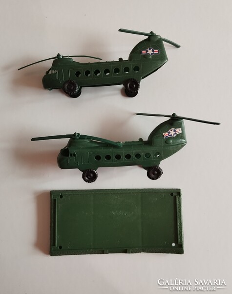 Játék harci helikopterek + egy kiegészítő darab