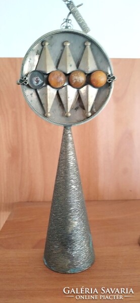 Retro brutalista iparművészeti dísztárgy, kisplasztika borostyánokkal 22 cm
