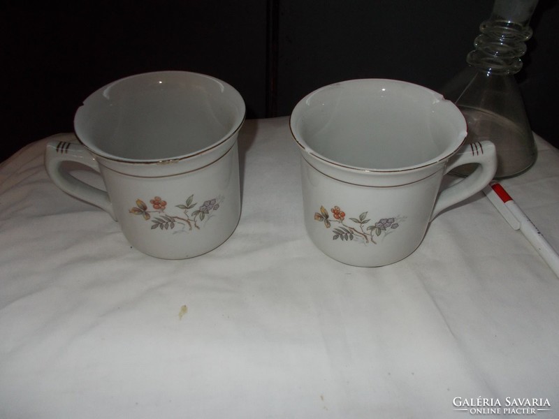 Hollóházi porcelán tejes bögre.