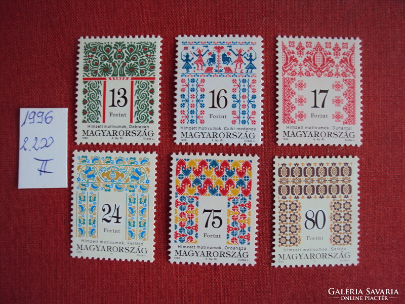 Magyar postatiszta bélyegek blokkok névértéken eladók-Sz-131