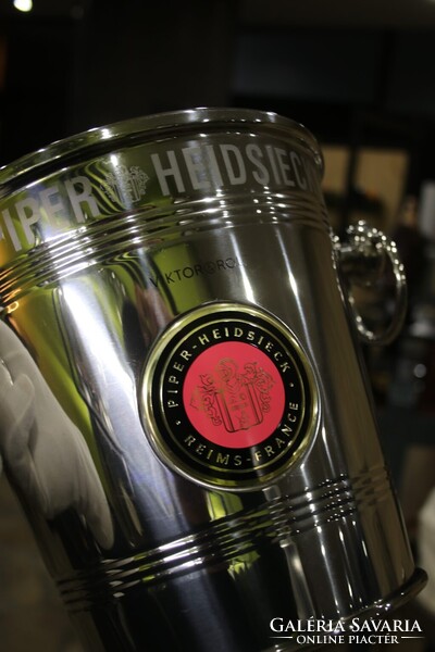 CHAMPAGNE CLUB - Piper-Heidsieck × Viktor & Rolf „Upside Down” pezsgőhűtő, 2007-es limitált kiadásl