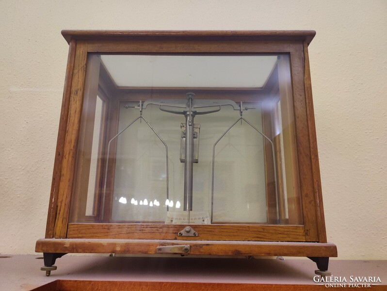 Régi Laboratórium és Patika Mérleg