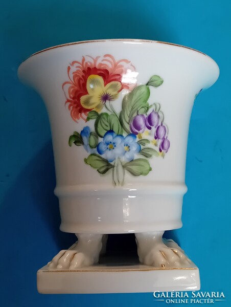 Herendi  oroszlántalpas karmos váza