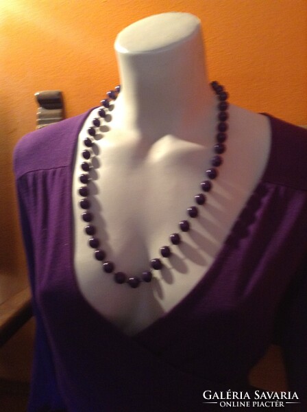 Elegáns lila gyöngysor (d)