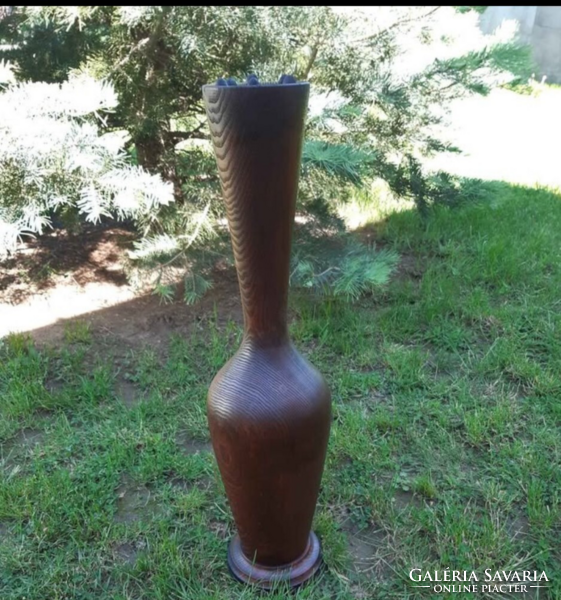 Tömör kőrisfa váza