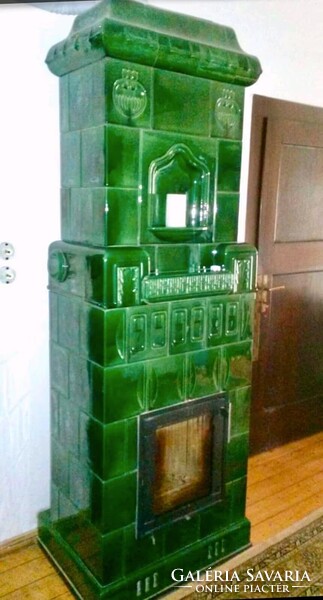 Fűzöld meisseni porcelán csempés cserépkályha