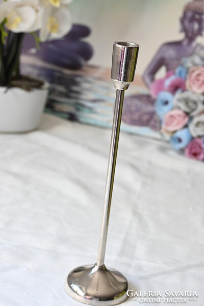Ezüst színű gyertyatartó – elegáns, 32 cm