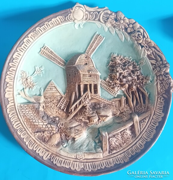 Nagy  falitál , tájkép szélmalommal , festett gipsz