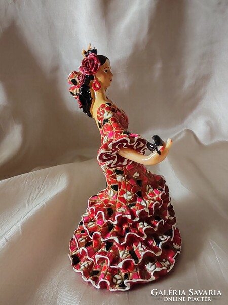 Spanyol flamenco táncosnő műgyanta figurális szobor