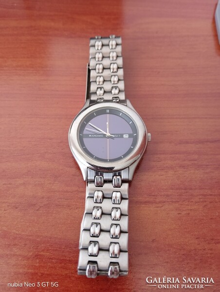 Junghans Solar1 kisebb méretű férfi karóra