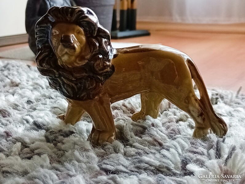 Osztrák art deco oroszlán kisplasztika