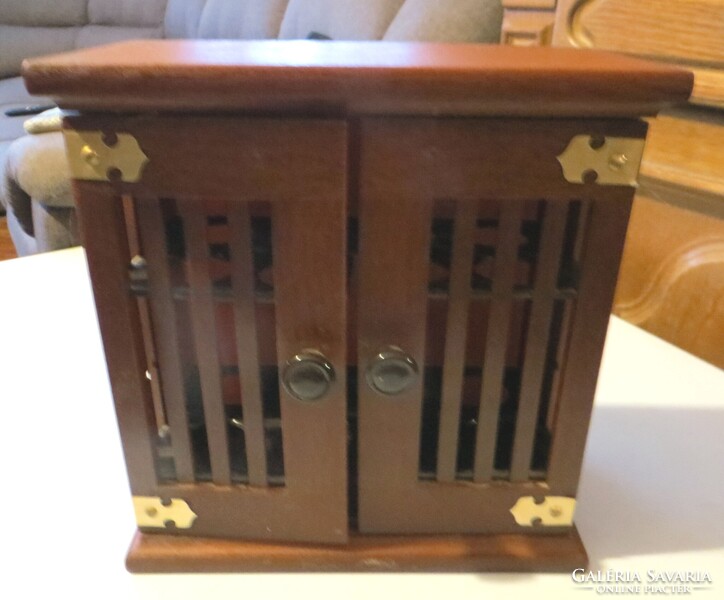 Régi vintage fa faliszekrény  24x23x11 cm tojástartó pipatartó fűszertartó