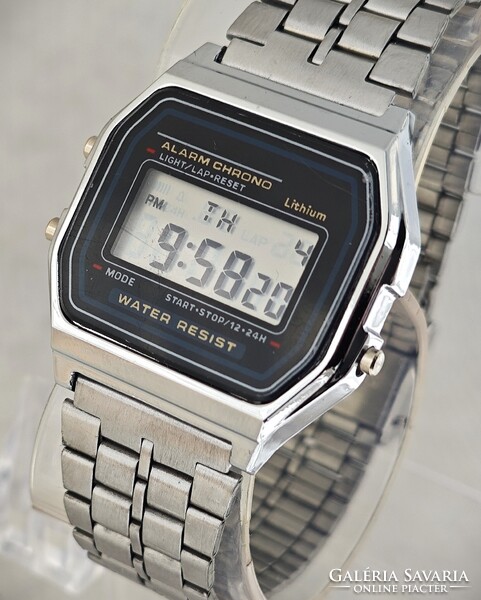 Szép állapotú retro quartz óra