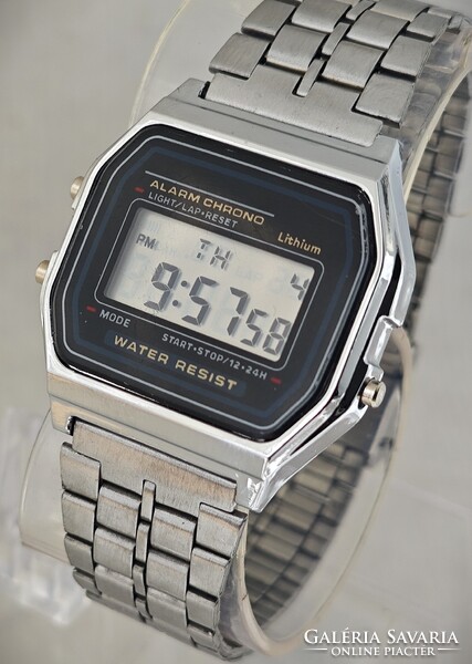 Szép állapotú retro quartz óra