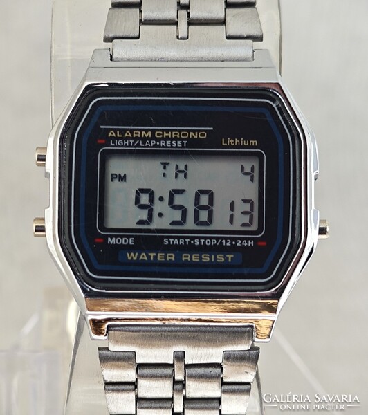 Szép állapotú retro quartz óra