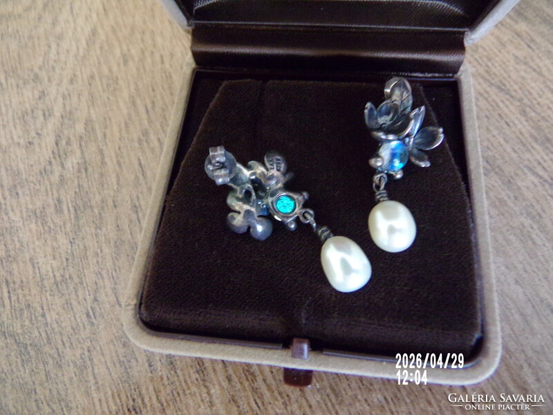 A híres  Trollbeads sterling ezüst fülbevaló igazgyönggyel