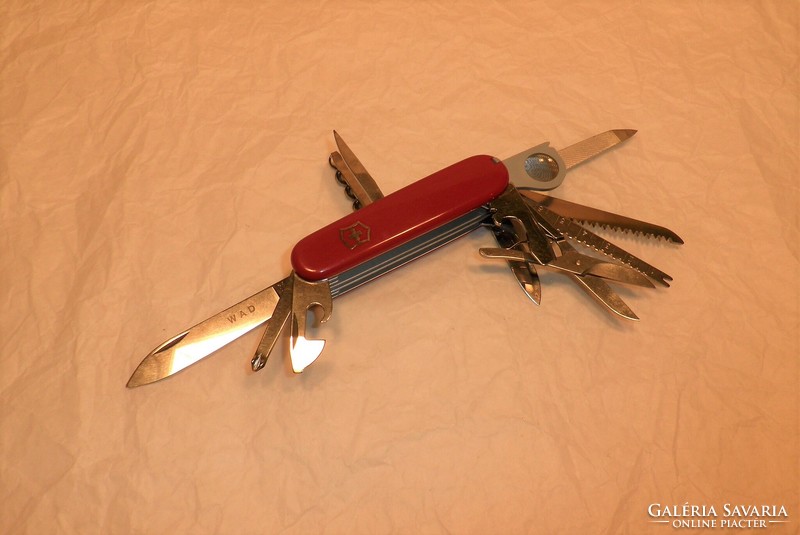 Victorinox bicska. Gyűjteményből. Kés, bicska, tőr, borotva.