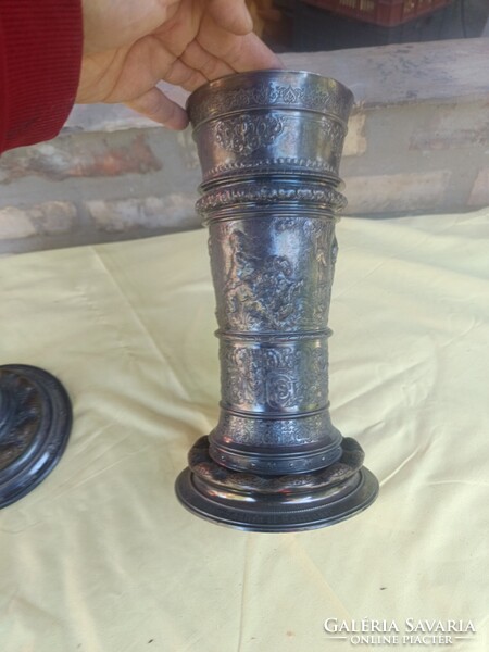 Reneszánsz stílusú ón kupa. Würtenbergben készült 19 sz.