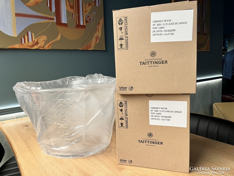 CHAMPAGNE CLUB - Taittinger XXL gyémánt formájú pezsgőhűtő 12 db Lounge Plastic Flute