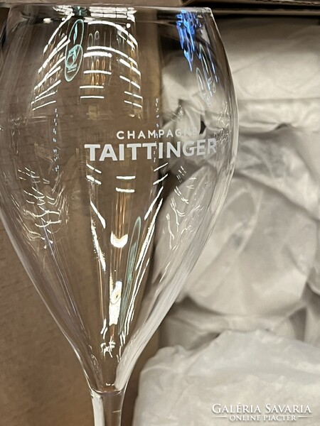 CHAMPAGNE CLUB - Taittinger XXL gyémánt formájú pezsgőhűtő 12 db Lounge Plastic Flute
