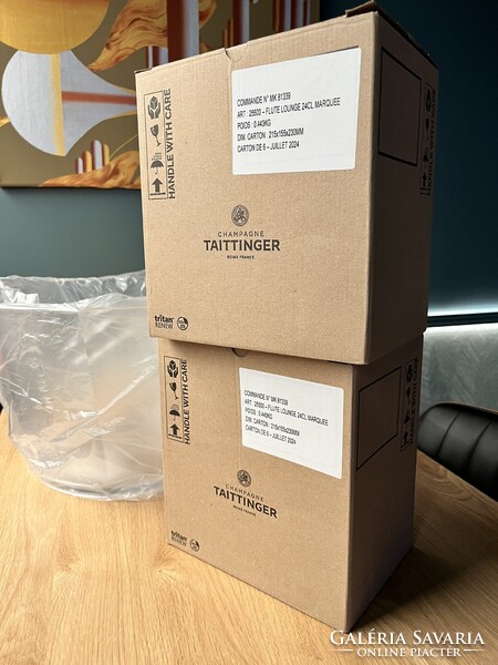 CHAMPAGNE CLUB - Taittinger XXL gyémánt formájú pezsgőhűtő 12 db Lounge Plastic Flute