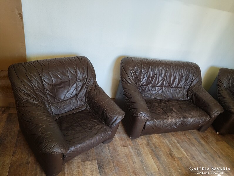 Intage barna bőr fotel és kanapé
