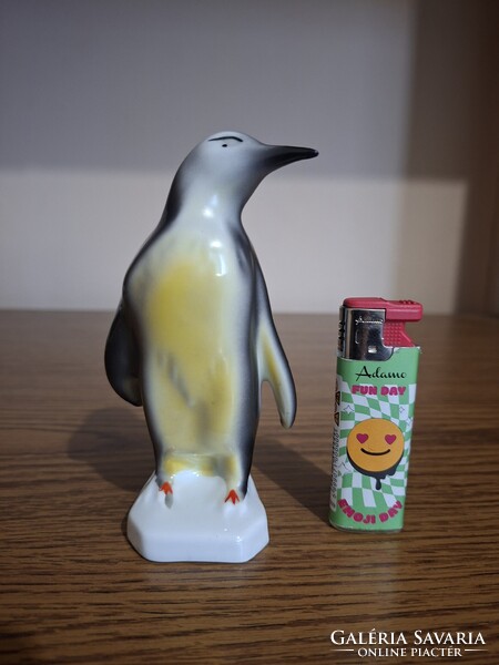 Arpo porcelain penguin. 12.9 Cm. Flawless. Marked
