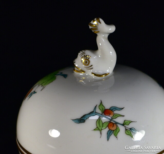KOI HAL FIGURÁLIS FOGÓVAL HERENDI HECSEDLI - CSIPKEBOGYÓ MINTÁS PORCELÁN BONBONIER !
