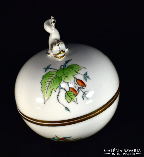 KOI HAL FIGURÁLIS FOGÓVAL HERENDI HECSEDLI - CSIPKEBOGYÓ MINTÁS PORCELÁN BONBONIER !