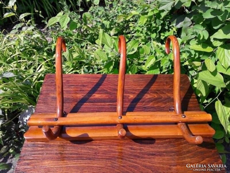 Thonet fogas.