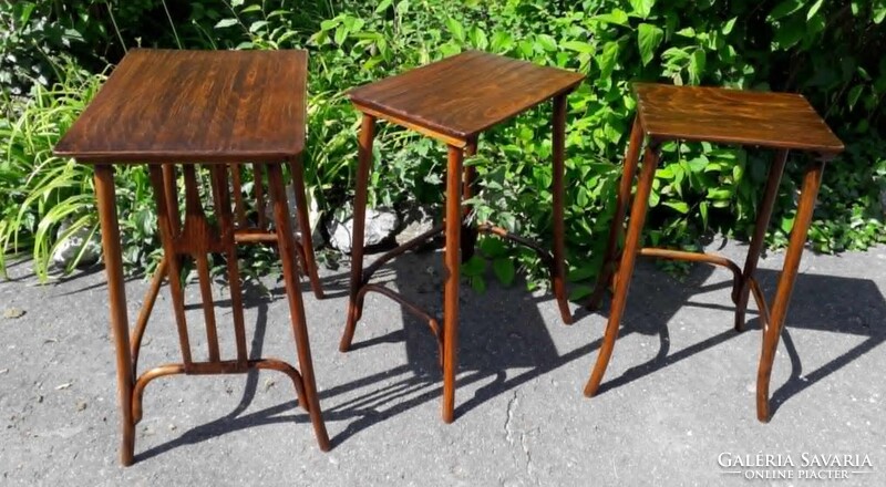 Jacob és Josef Kohn asztal. / Thonet