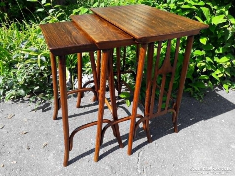 Jacob és Josef Kohn asztal. / Thonet