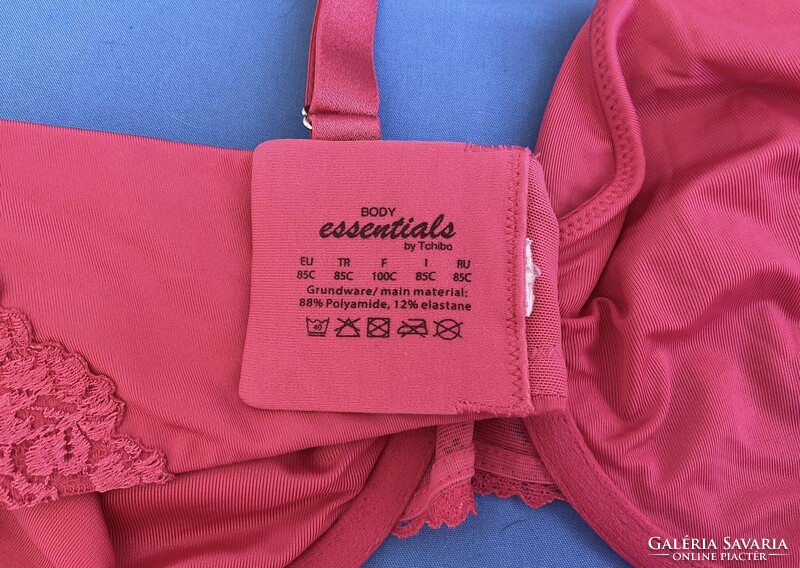 Melltartó 85/C Essentials