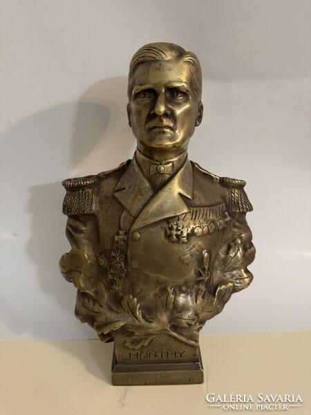 Horthy bronz mellszobor