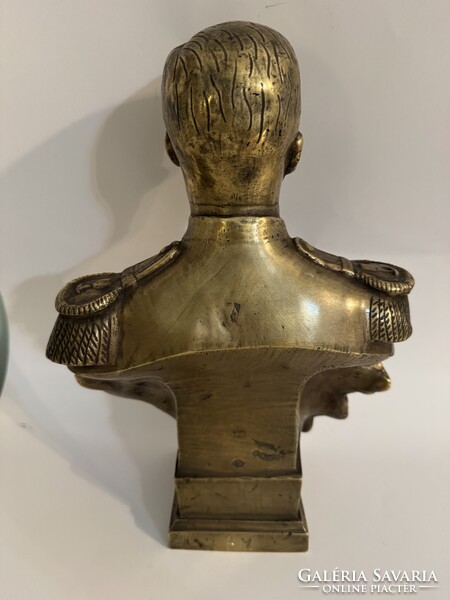 Horthy bronz mellszobor