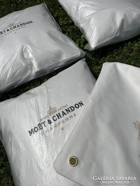 CHAMPAGNE CLUB - Moët & Chandon ICE IMPÉRIAL Törtfehér Kültéri Díszpárna – 4 Darabos Szett