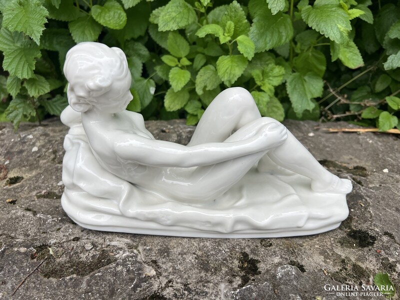 Női akt Drasche porcelán.