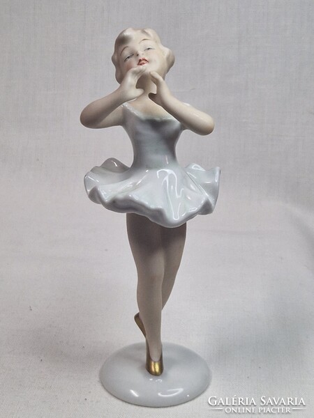 Ritka Wallendorf  gyönyörű festésű kis balerina porcelán figura hibátlan állapotban 15 cm magas