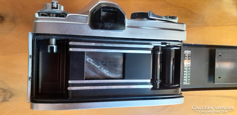 Revue SR filmes tükörreflexes fényképezőgép Hexar 52 mm F1.8 objektívvel