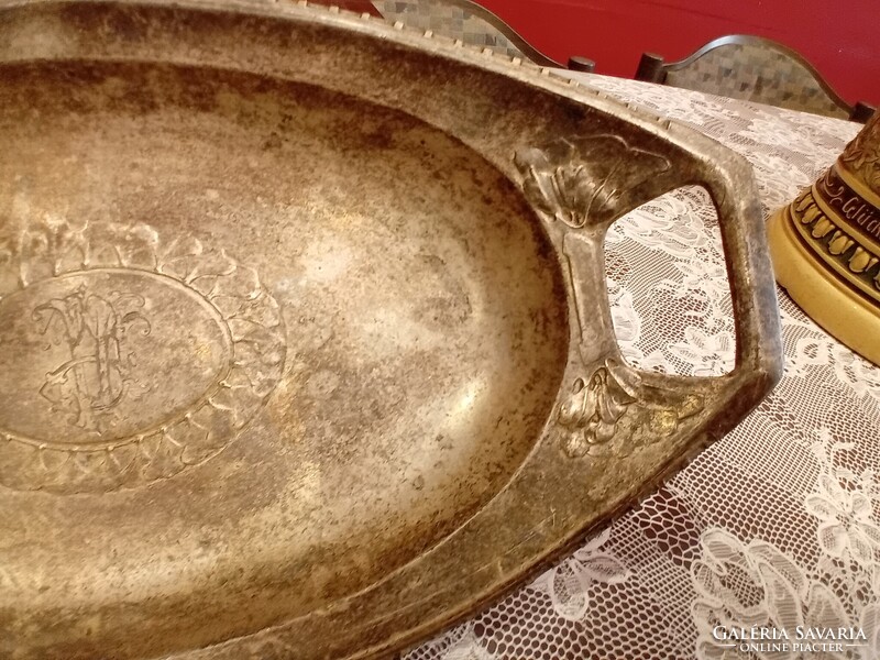 Antik szecessziós kínálótál gravírozott monogrammal és névvel (1900-as évek)